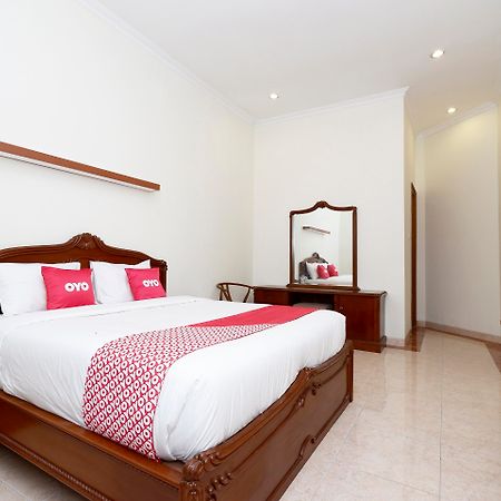 โอโย 2327 ปักซิส วิลเลจ Hotel Klaten ภายนอก รูปภาพ