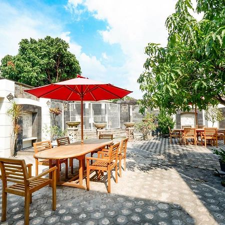 โอโย 2327 ปักซิส วิลเลจ Hotel Klaten ภายนอก รูปภาพ