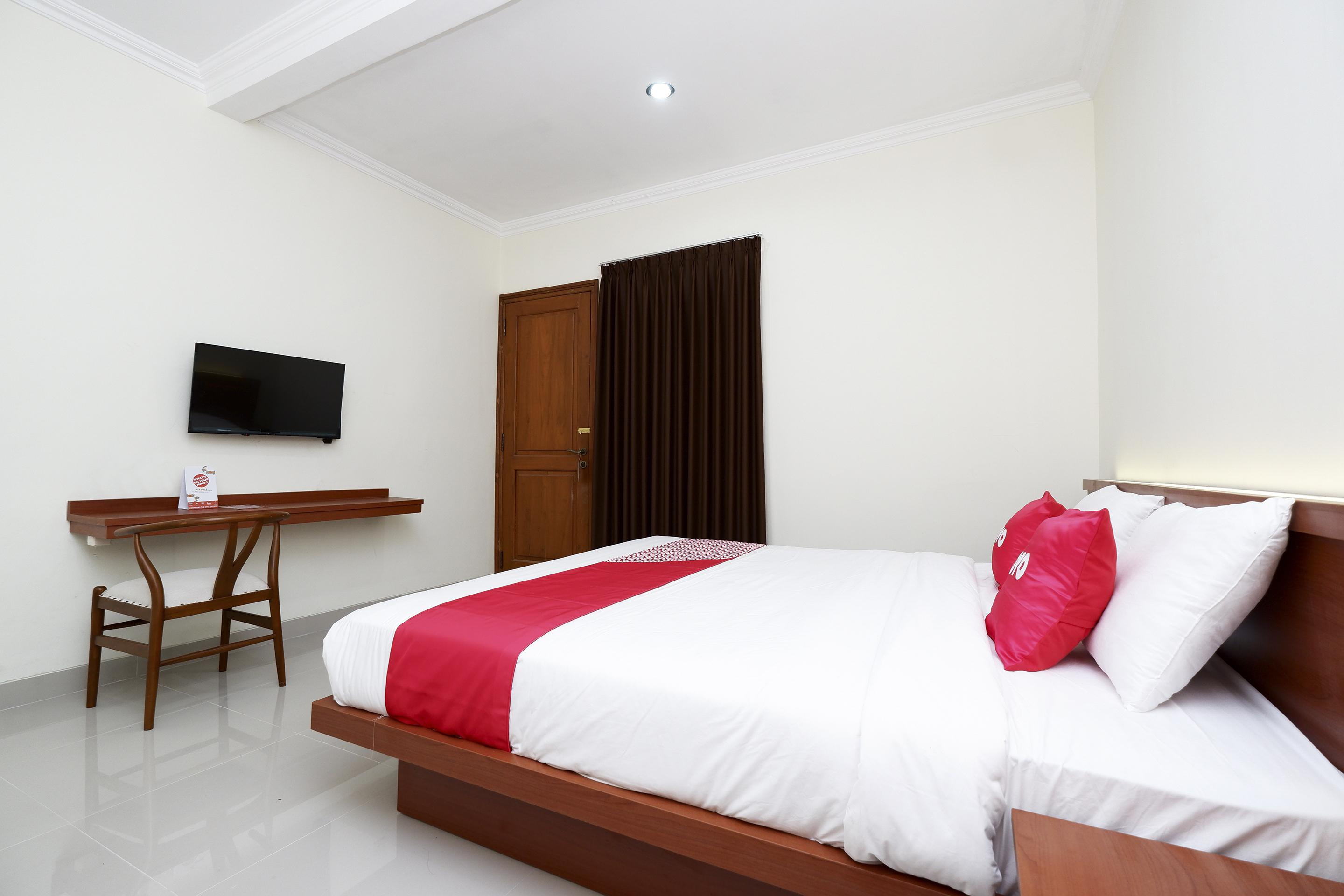 โอโย 2327 ปักซิส วิลเลจ Hotel Klaten ภายนอก รูปภาพ