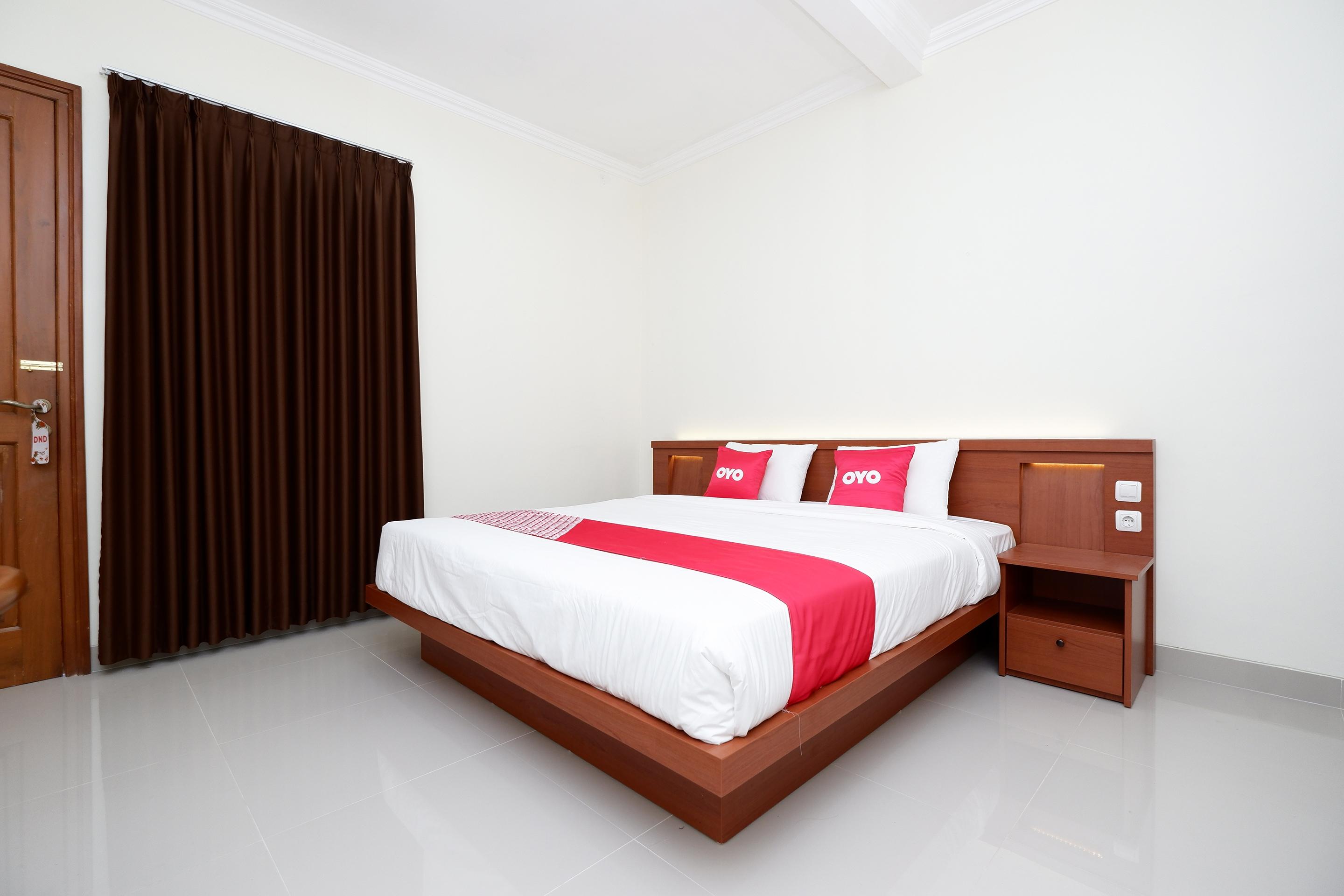 โอโย 2327 ปักซิส วิลเลจ Hotel Klaten ภายนอก รูปภาพ