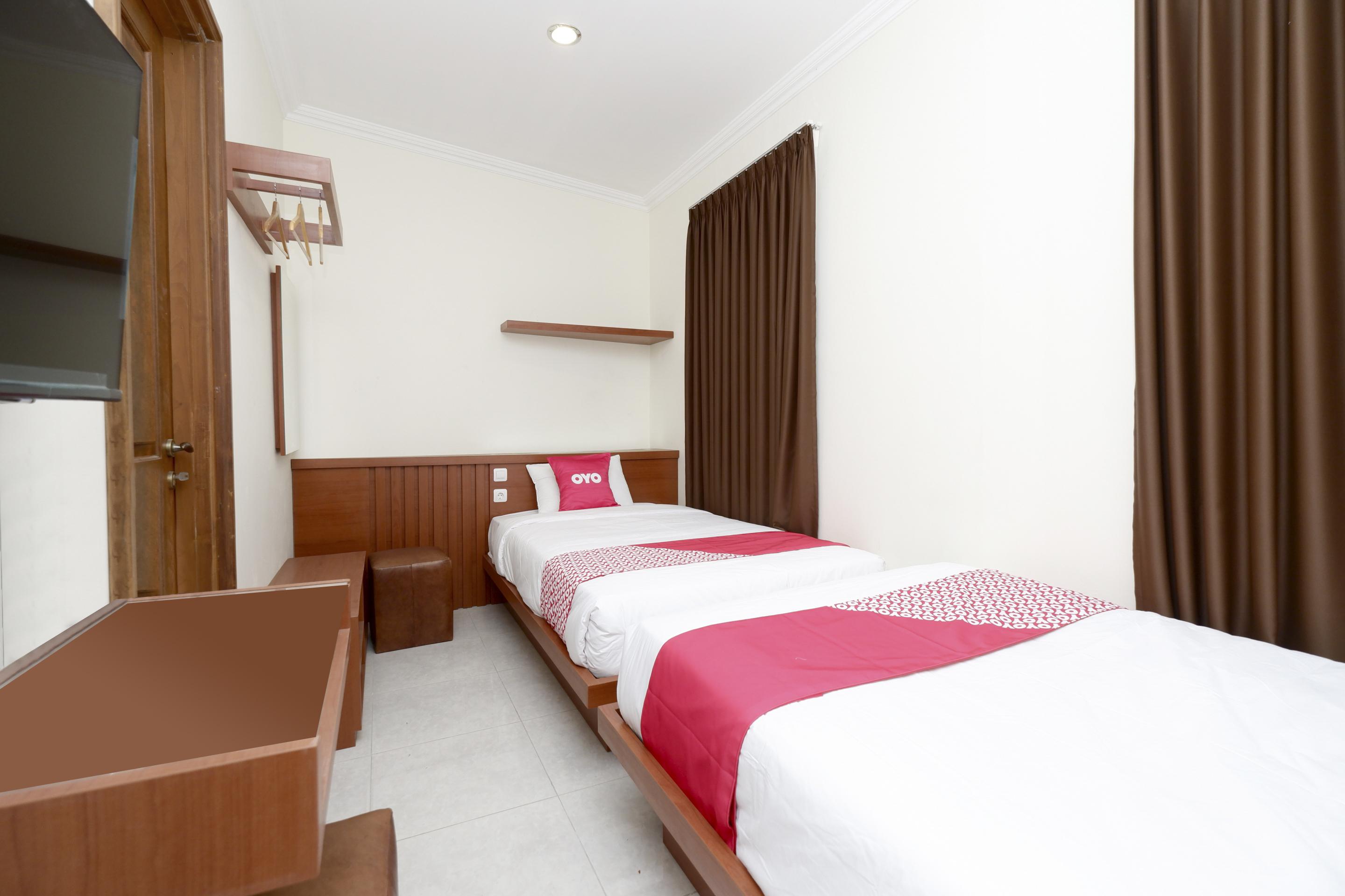 โอโย 2327 ปักซิส วิลเลจ Hotel Klaten ภายนอก รูปภาพ