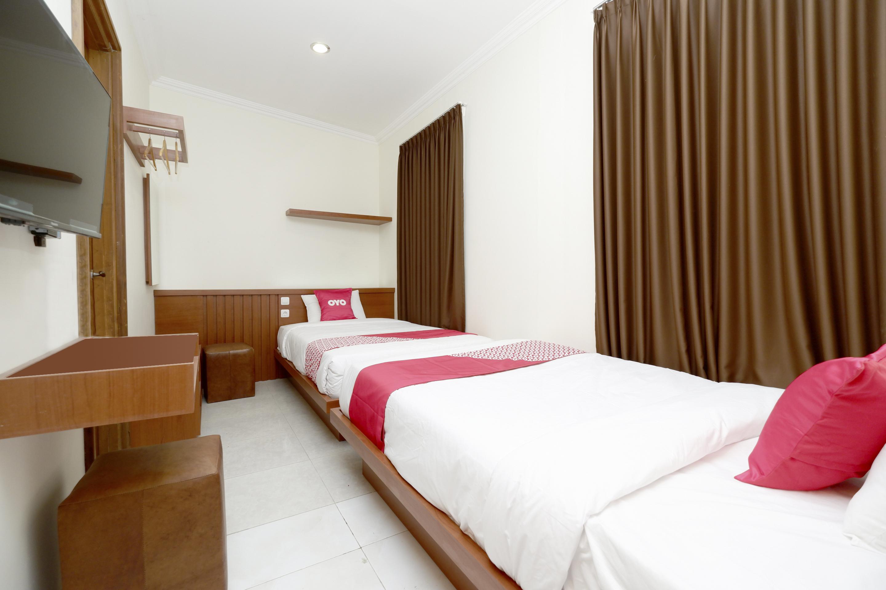 โอโย 2327 ปักซิส วิลเลจ Hotel Klaten ภายนอก รูปภาพ