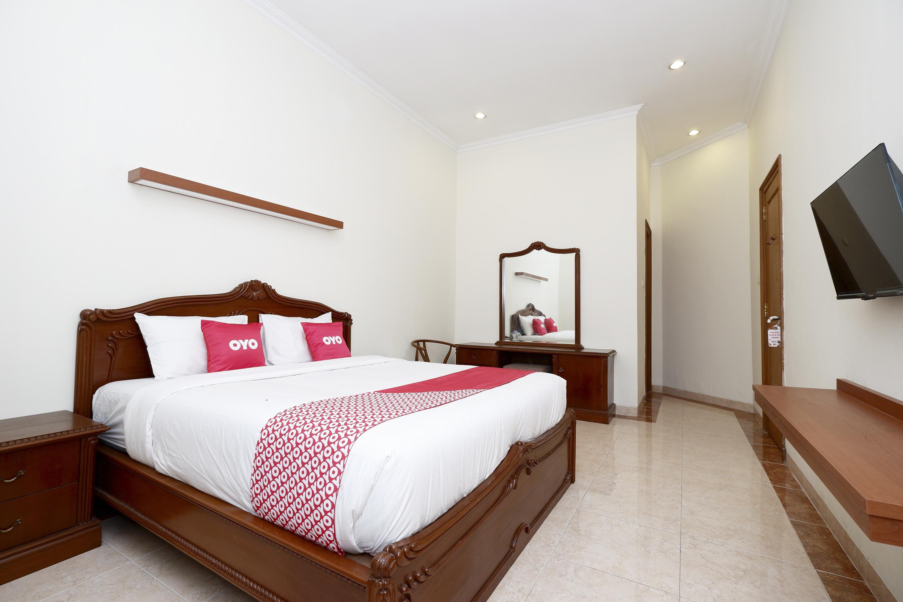 โอโย 2327 ปักซิส วิลเลจ Hotel Klaten ภายนอก รูปภาพ